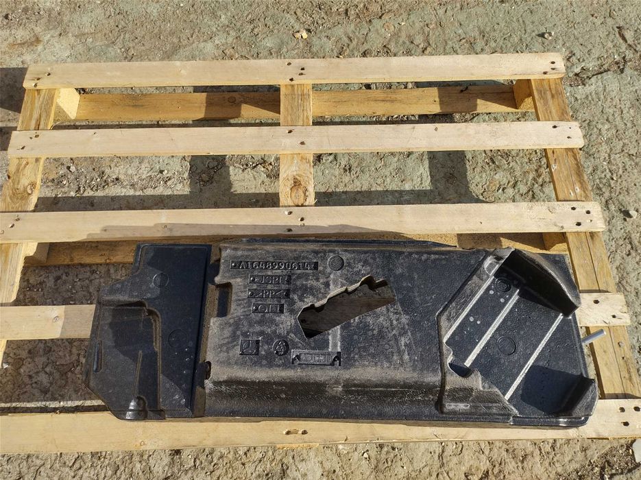 Авариен Комплект Органайзер Крик Mercedes ML Комплект за Багажник