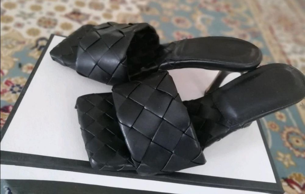 Продам новые туфли под Ботега