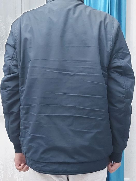 Продам осеннюю куртку