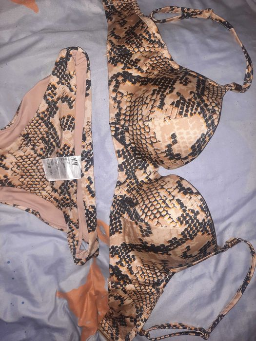 Бански костюм,HM,от 2 части горнище 80С,долнище 36