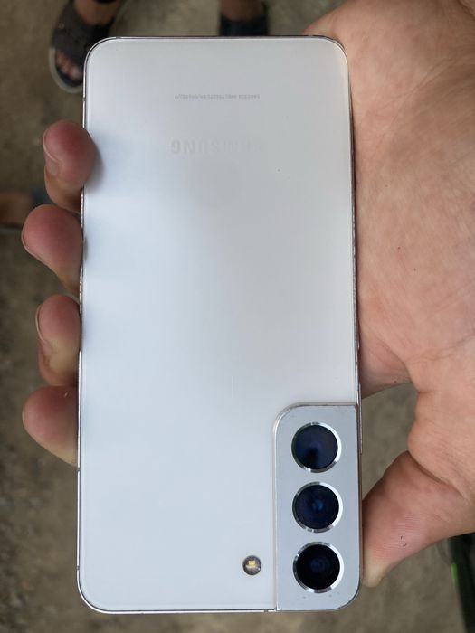 “Samsung Galaxy S22 sotiladi ideal holatda”