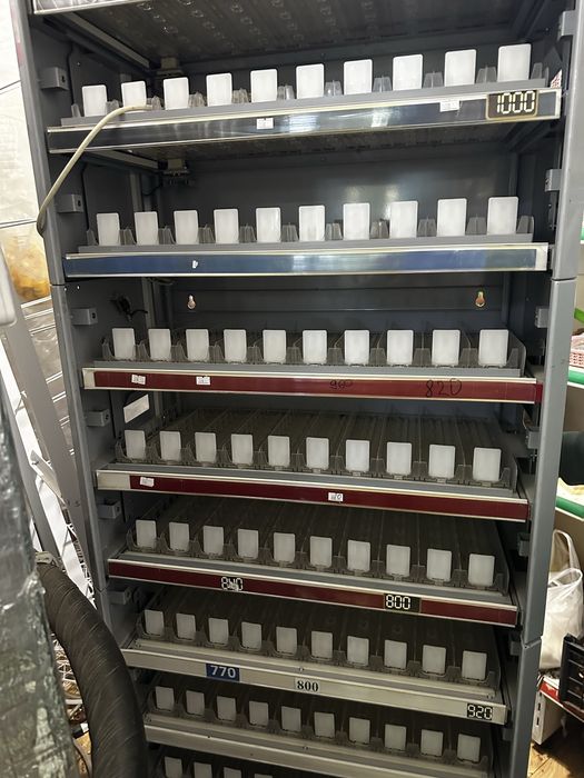 Продам сигаретные полки 2шт