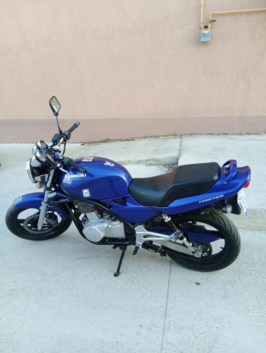 Vând Kawasaki ER 5