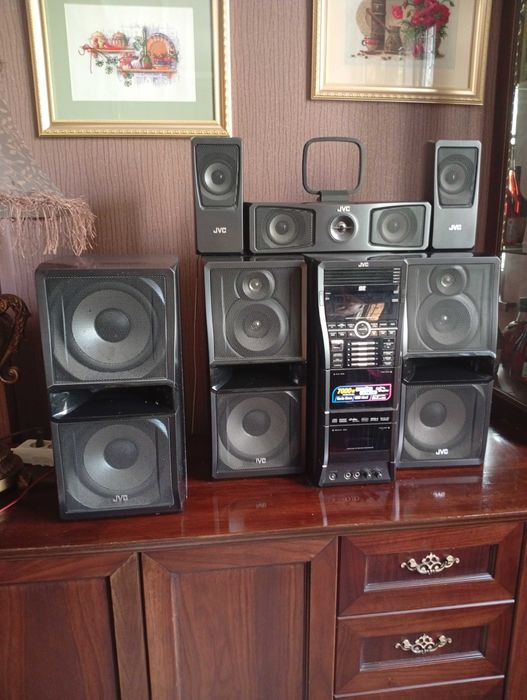 Музыкальный центр