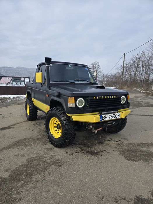 MITSUBISHI Pajero 1990 — imagine 2