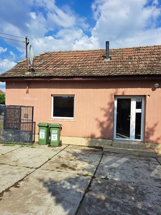 Vand spatiu comercial pretabil ca si casa - Ciocaia