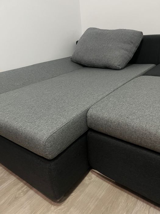 Vând colțar de stânga în stare foarte bună