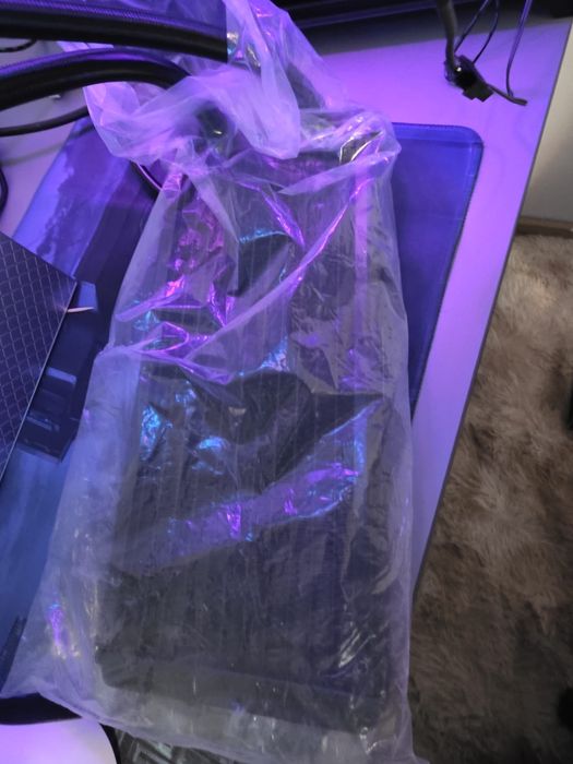 Defect!!cooler cu lichid (AIO) de la Enermax