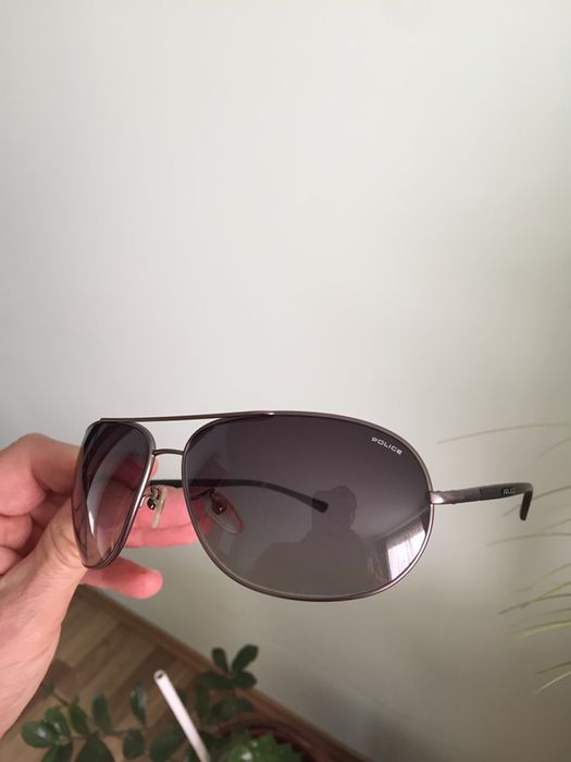 Vand ochelari de soare barbati , marca Police .. originali