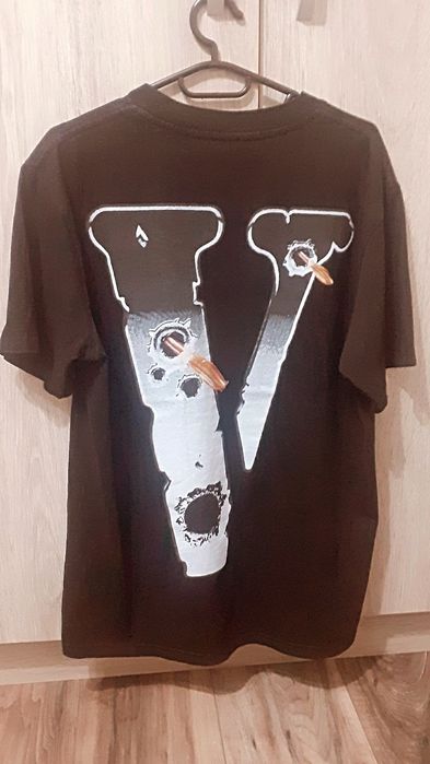 Vând tricou V Lone