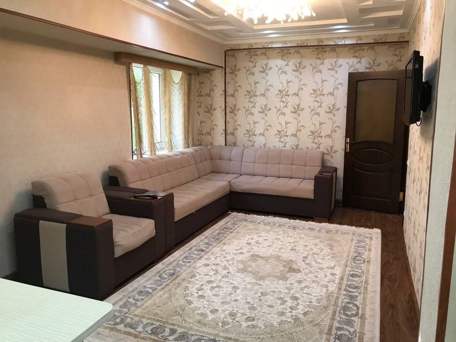 Ц-4, 2-х комнатная, напротив гостиницы “Hyyat”, рядом корзинка «Шедевр