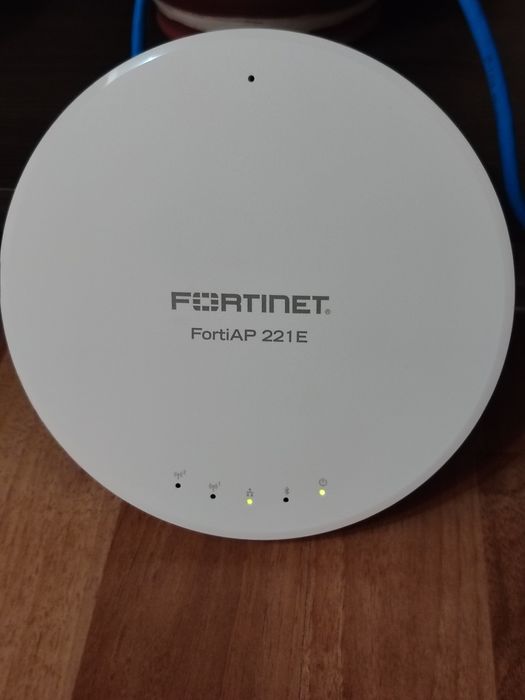 Acces point FORTINET FortiAp-221E +Injector