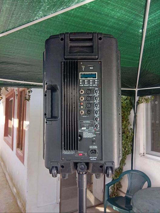 Vand boxa activa pe 12 inch tot cu stativ