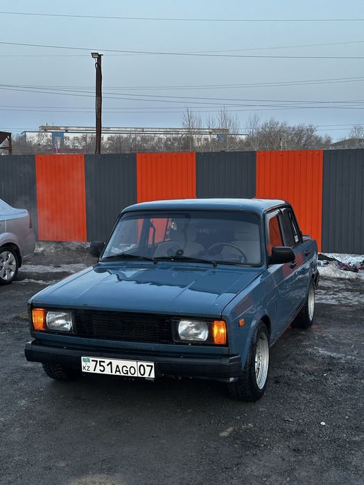 Жигули ВАЗ 2105.