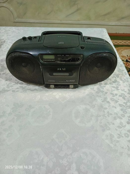 Магнитофон японский АКАИ