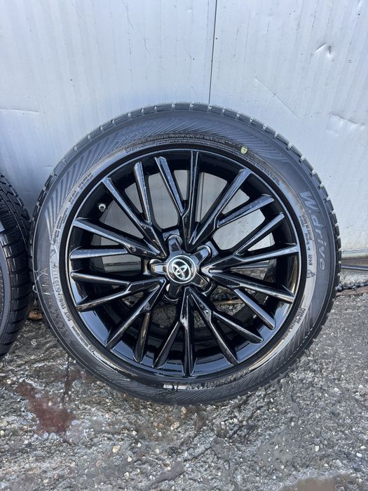 Jante anvelope yokohama 225 50 18 iarna toyota chr