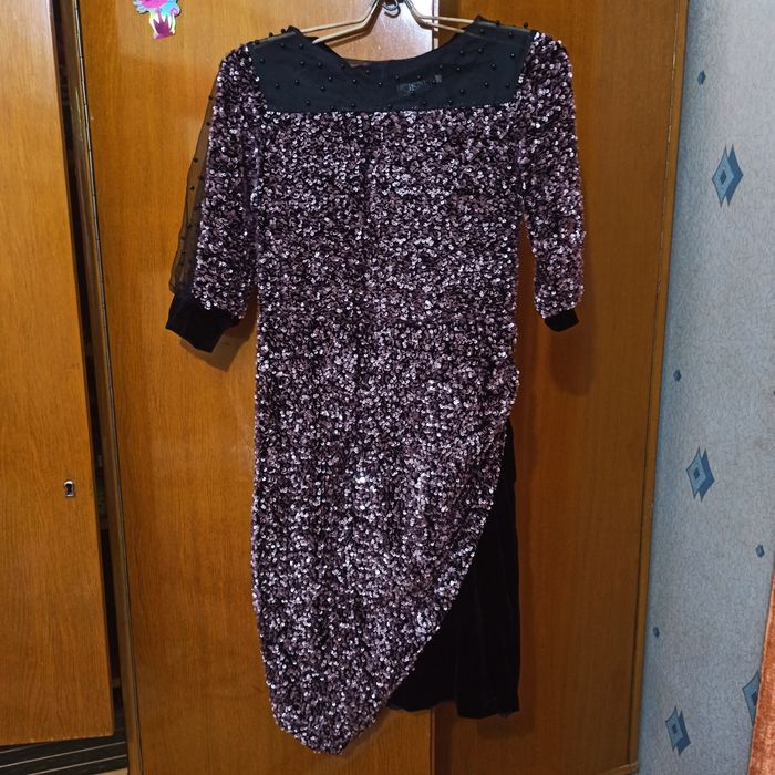 Платья вечерние новые