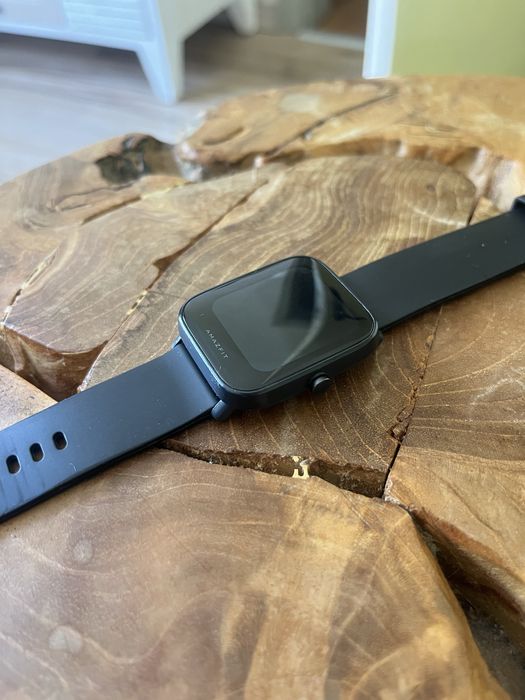 Смарт часовник Amazfit Bip U Pro