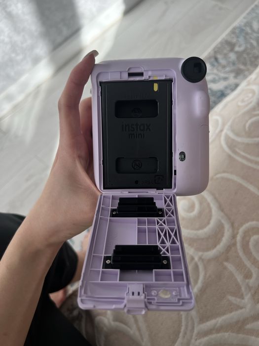 Продам Instax Mini 12
