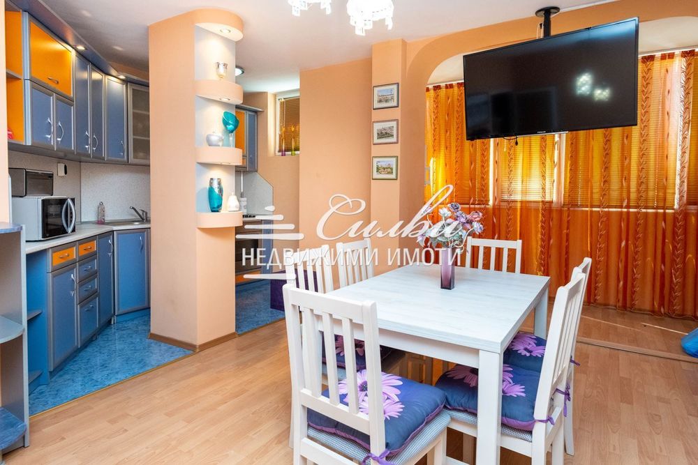 Тристаен ТУХЛЕН апартамент - кв. Център!