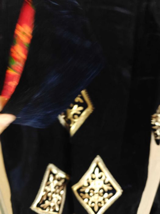 Чопан новый премиальный с золотым шитьем