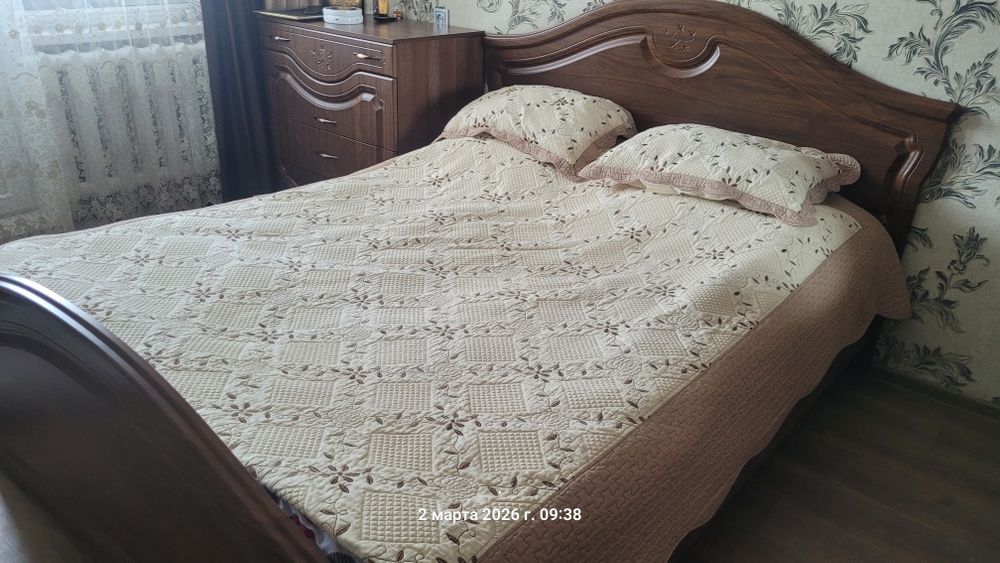 Продам спальный гарнитур