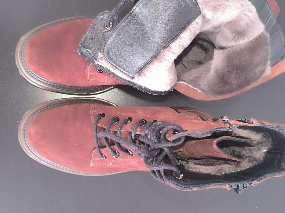 Продам зимние ботинки.