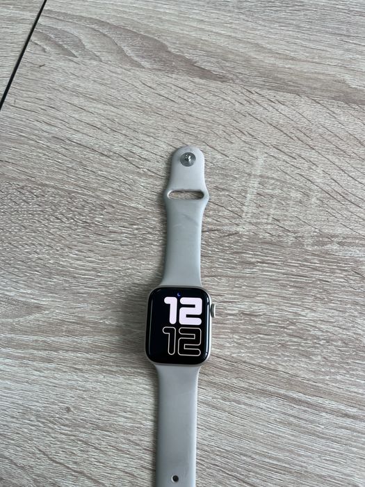 Продается apple watch se