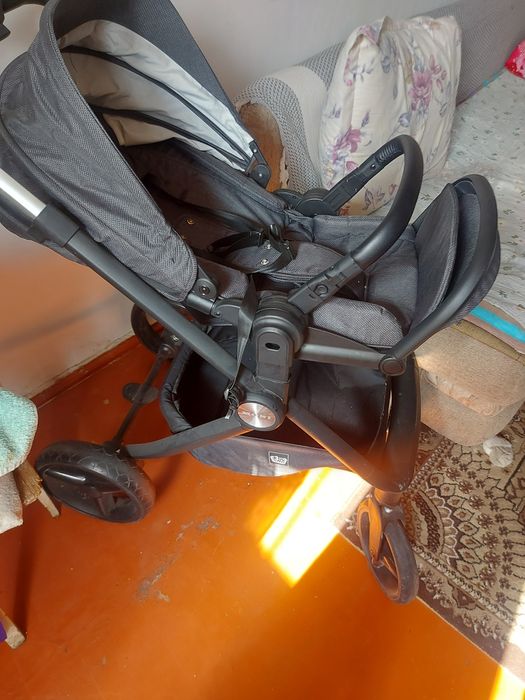 Продам коляску почти новая
