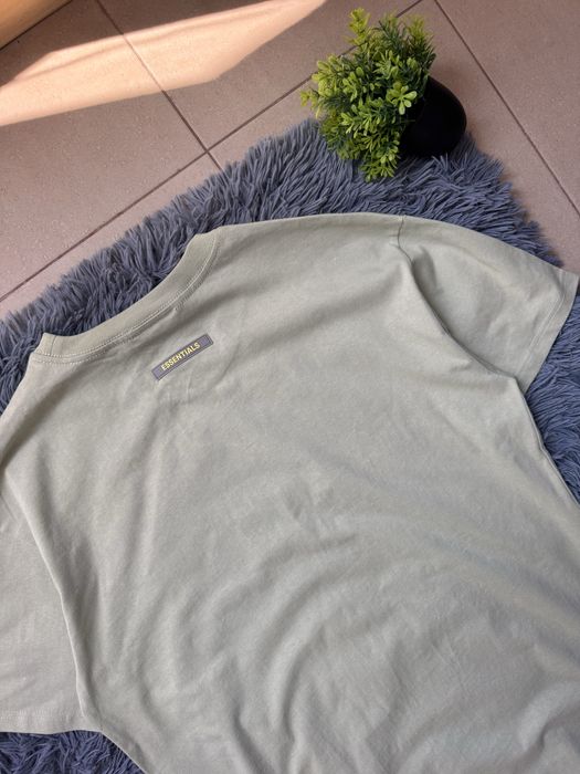 Тениска Fear of God ESSENTIALS