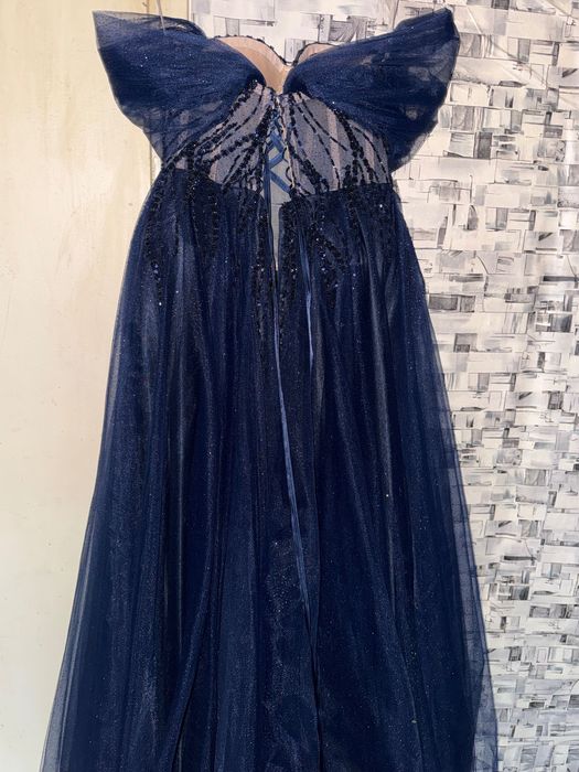 Бална тъмно синя рокля