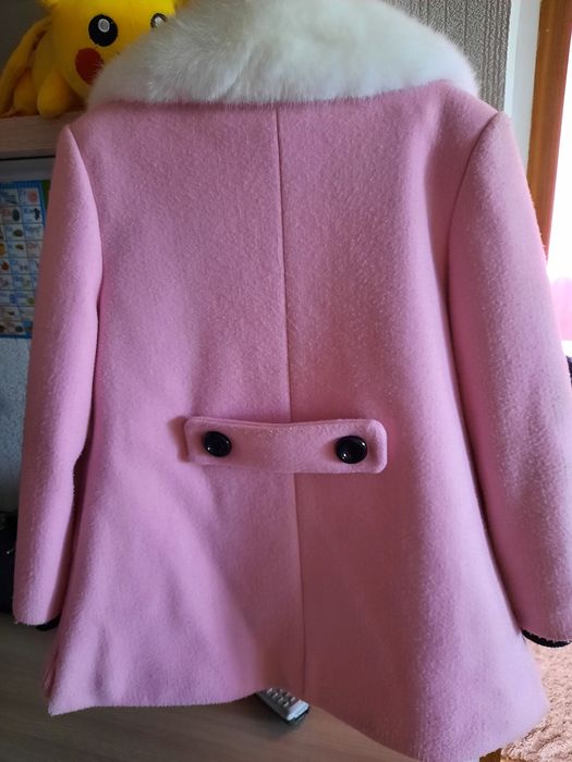 Пальто на девочку  7-9 лет