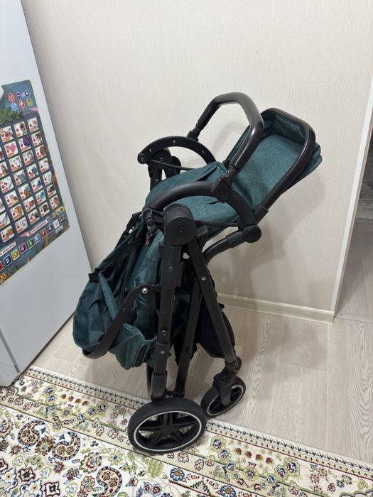 Продам коляску с перекидной ручкой