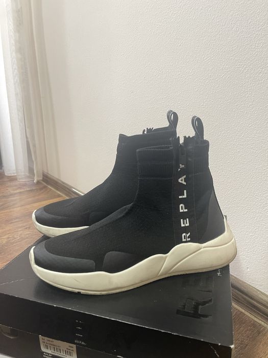 Спортни и зимни обувки