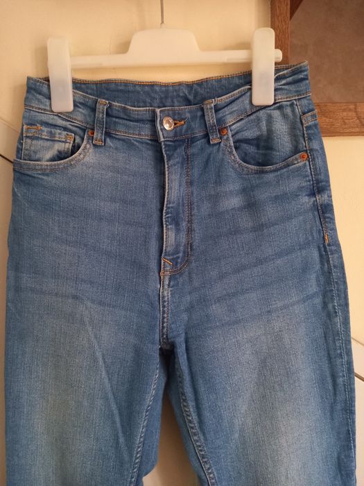 Blugi evazați Bershka