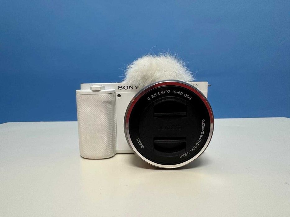 Camera foto SONY ZV-E10 mirrorless vlogging cu obiectiv 16-50 mm