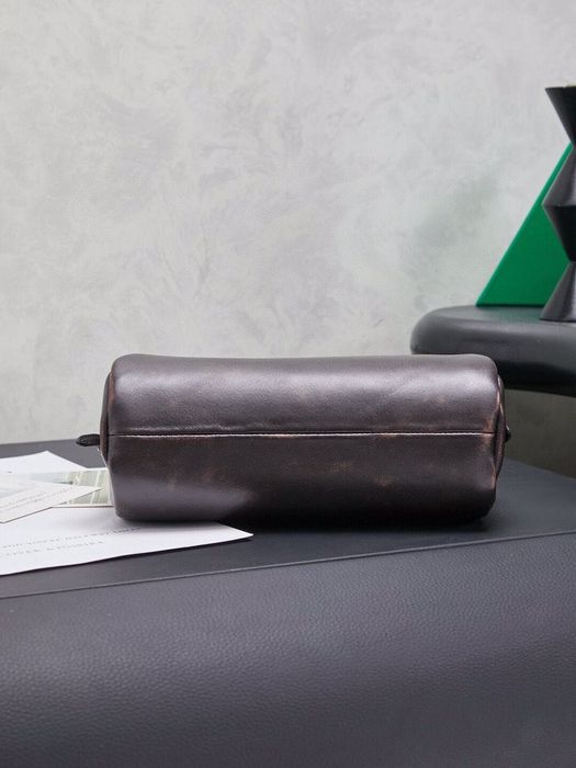 Чанта на марката миу миу