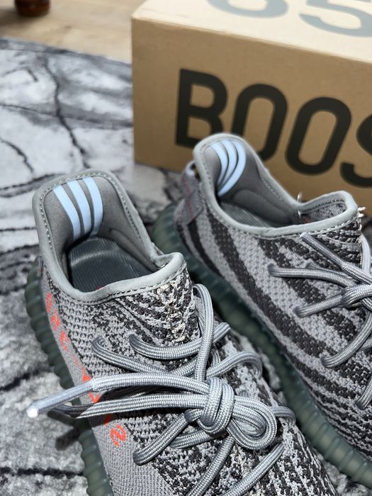 Yeezy 350 revers beluga