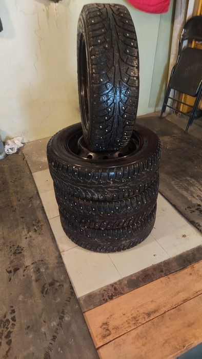Продам  комплект  резину с дисками