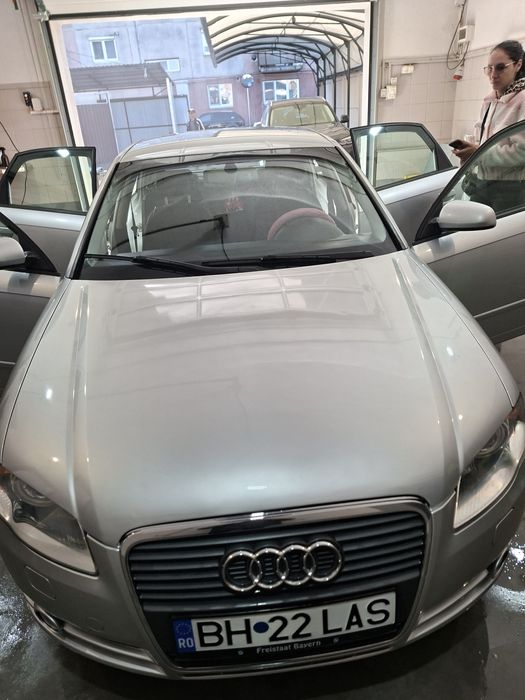 Masina audi a4 b7