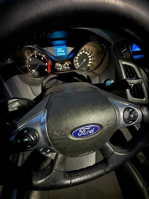 FORD Focus 2012 — imagine 5