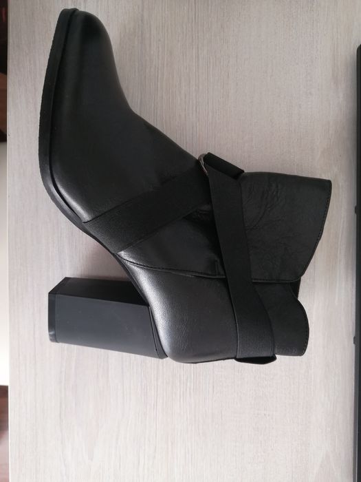 Продаю ботильоны