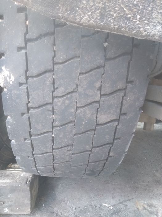 Продам шины комплект с дисками 300000