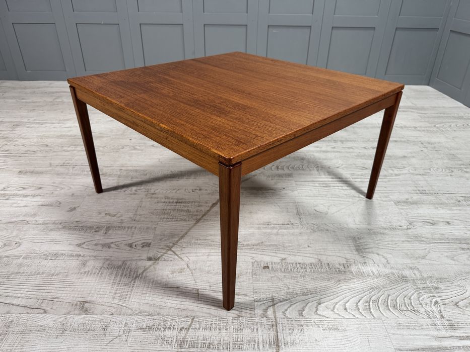 Винтидж скандинавска холна маса К060