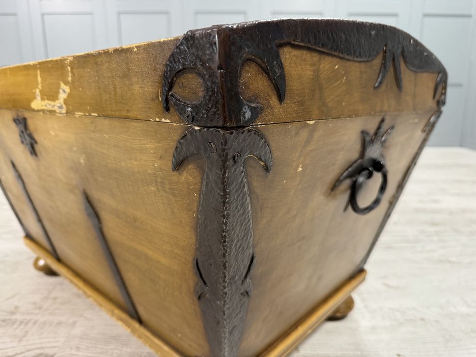 Старинен сандък масив К010