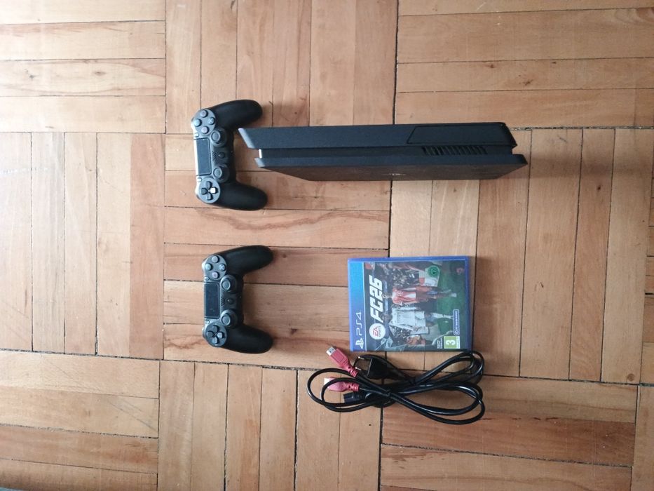 Playstation 4  slim