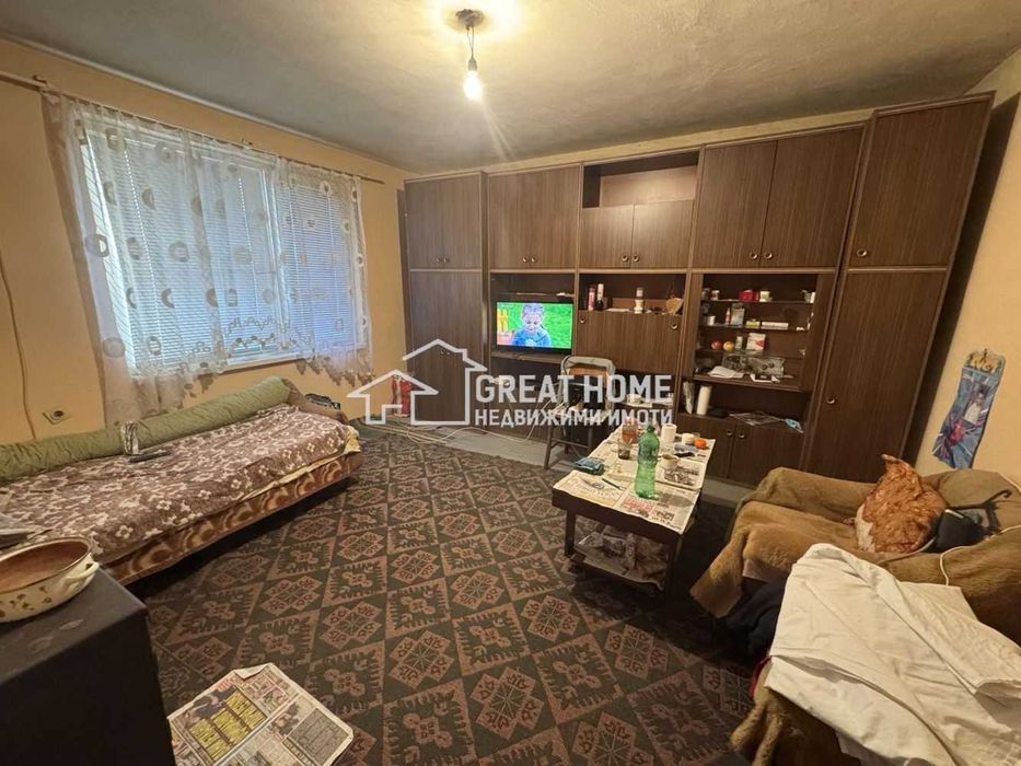 Къща с голям двор в с.Давидово