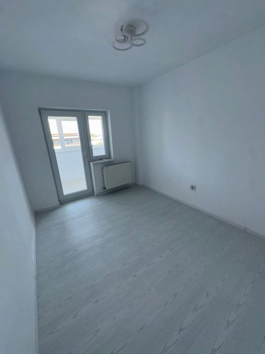 Apartament 4 camere de vânzare – 90 mp, renovat complet, Piața Moldovei, Focșani