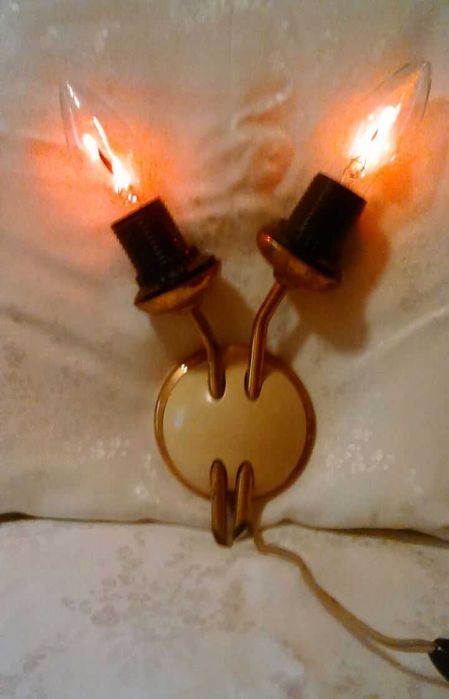 Бра с декоративными лампами "мерцающее пламя"