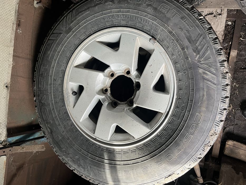Диски шины R16 титанки 265/70/16.